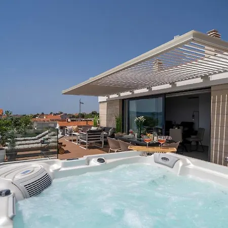 아파트 Dʻart
